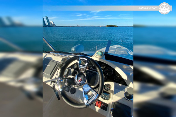 Oferta czarteru jachtu Crewed Fairline Brickell-Key w Miami