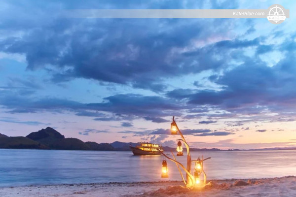 Aluguel de gulet de madeira de luxo para pernoite em Gili-Lawa, Komodo