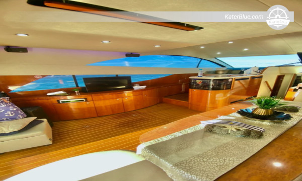 Crewed Fairline yacht day charter offer Virginia-Key Miami