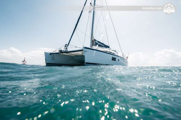 Catamaran Lagoon avec skipper au coucher du soleil à Nusa-Dua Bali