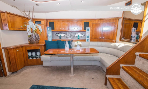 Crewed Express yacht day charter offer Virginia-Key Miami