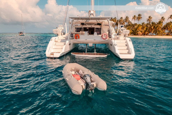 All inclusive overnight catamaran charter San-Blas Panama