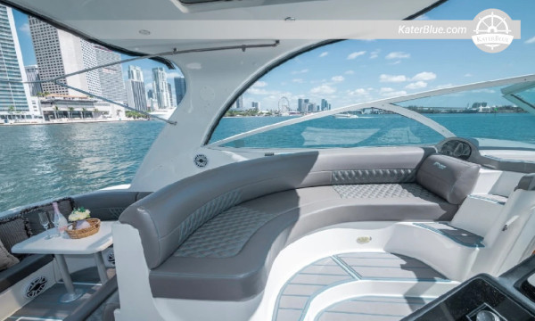Crewed Express yacht day charter offer Virginia-Key Miami