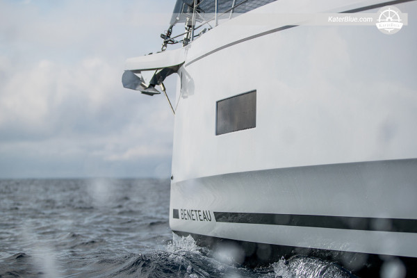 Sailing yacht crewed overnight charter Star-Island Miami