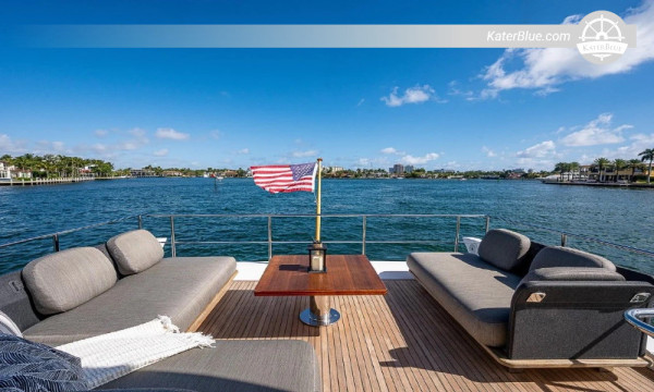 Azimut 70 luxury vessel charter Florida United States