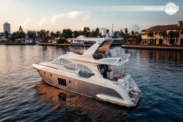 Crewed Azimut yacht charter offer Virginia-Key United States