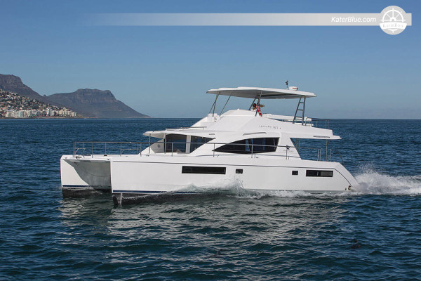 Luxury catamaran sunset charter Rosario-Islands Colombia