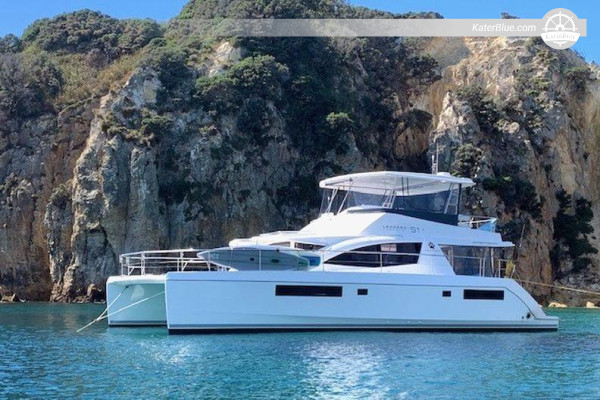 Skippered vessel sunset charter Tierra-Bomba-Island Colombia