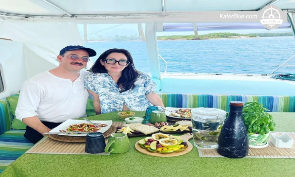Парусная прогулка на закате по лагуне на острове Дупаргана в Сан-Бласе, Панама