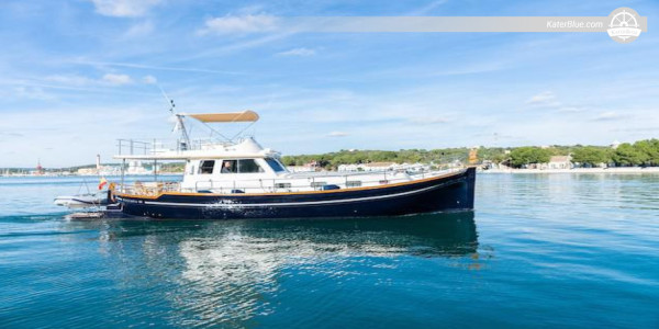 Weekly Charter Relax at Cala Mesquida Menorca, Spain