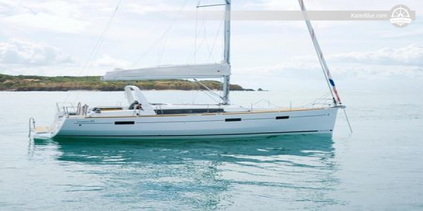 Weekly Charter: Cala Porroig Paradise in Ibiza, Spain