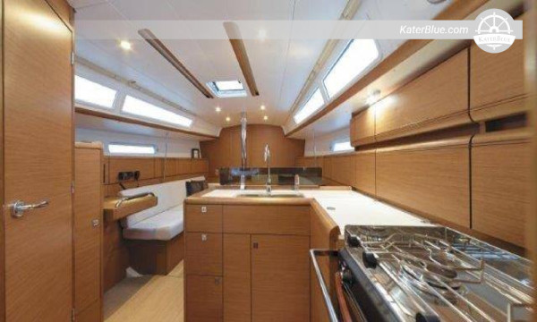 Jeanneau yacht short charter Benalmadena-Malaga Spain