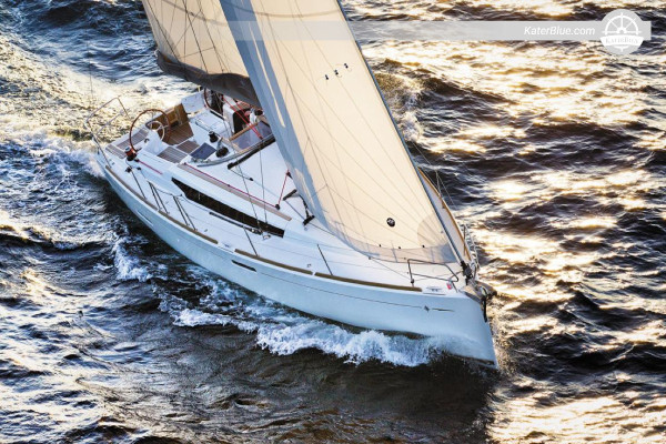 Jeanneau yacht short charter Manilva-Malaga Spain