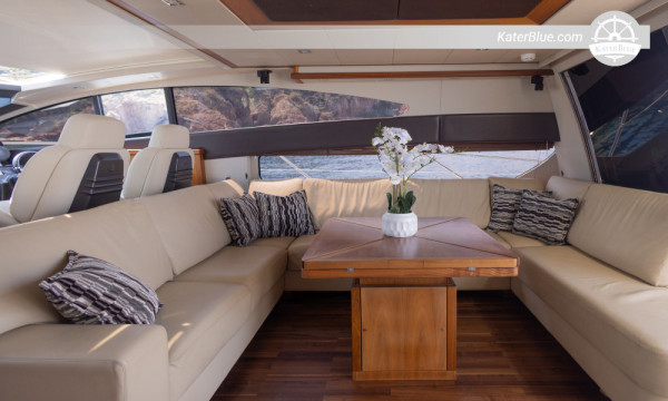 Crewed yacht day cruise La-Croisette Cannes France
