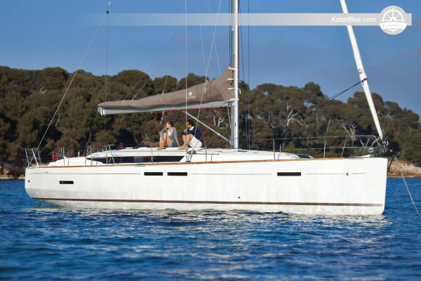 Jeanneau sailing yacht bareboat charter offer La-Paz Mexico