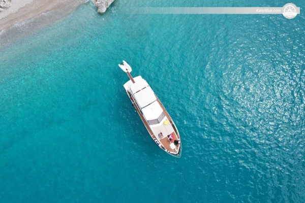 Sail into Luxury: Apreamare 54 Motor Yacht, Durres, Albania