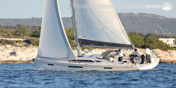 Tjedni najam broda bez posade za Levrnaku Trogir, Hrvatska