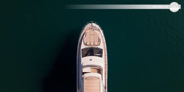 اكتشف رحلة طيران أسبوعية مستأجرة على متن طائرة Mljet Azimut 55 في كاستيلا، كرواتيا