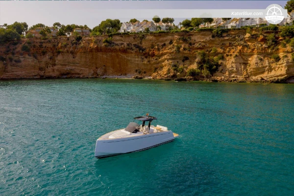 Oferta de aluguel de embarcação de luxo Pardo para um dia em Antibes, França.