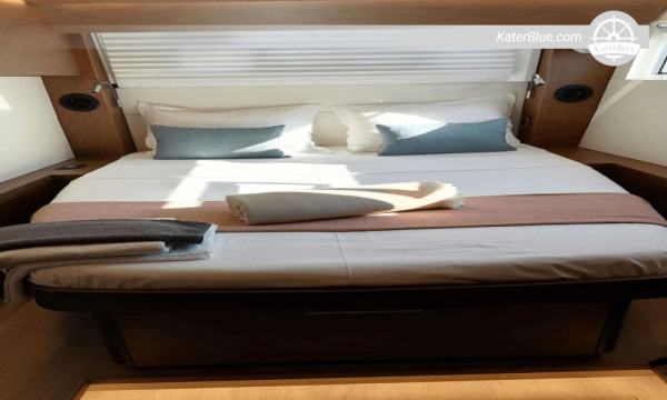 Découvrez une croisière hebdomadaire animée avec skipper à Mykonos, en Grèce.