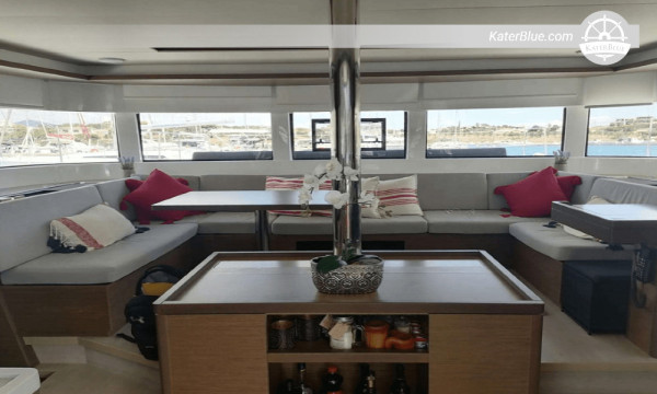 Croisière hebdomadaire avec skipper pour découvrir le charme de Paros et Mykonos, en Grèce