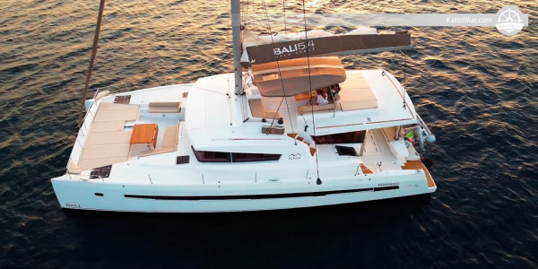 Bali'den İtalya'nın Sardinya adasındaki Amalfi Sahili'ne Haftalık Kaptanlı Tekne Turu (5.4 mil)
