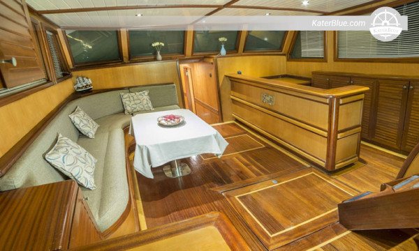 Crew service gulet weekly sailing voyage Bodrum Turkey