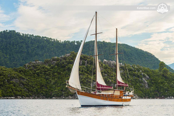 21mt traditional gulet overnight charter Fethiye Turkey