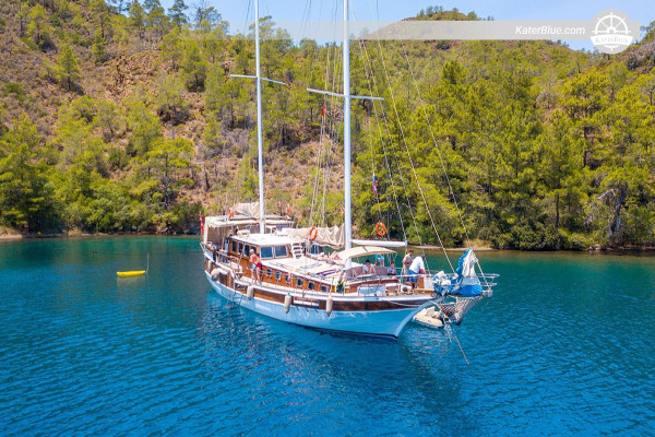 Crewed gulet overnight voyage Yedi-Adalar-Bodrum Turkey