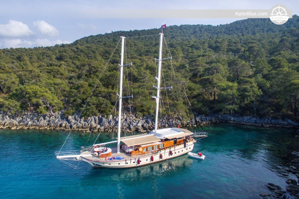 Luxury 6-cabins gulet charter English-Port Bodrum Turkey