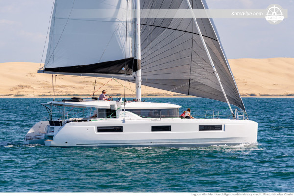 4-cabins catamaran overnight bareboat offer Gokova Turkey