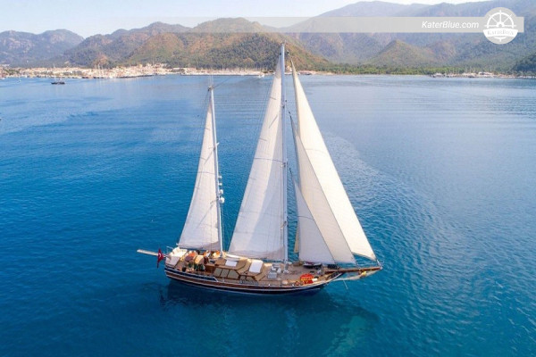 Weekly gulet sailing cruise for 12-pax Yalikavak Turkey
