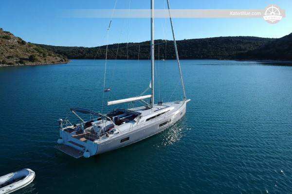 5 cabins luxury sailing yacht weekly cruise Zadar Croatia