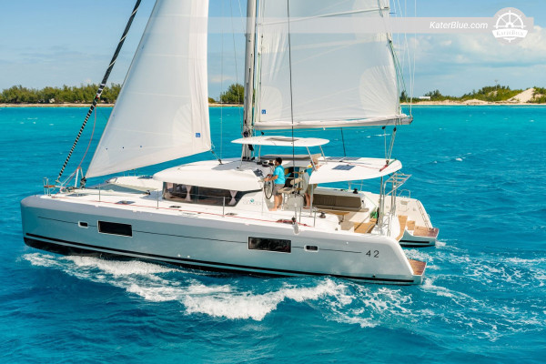 Deluxe 12m catamaran bareboat excursion La Spezia Italy
