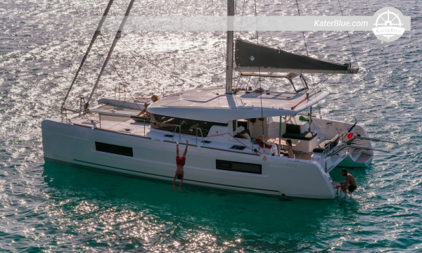 Lagoon catamaran weekly bareboat cruise La Spezia Italy