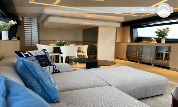 Luxuriöser Ferretti-Yachtcharter (wöchentlich) für 10 Personen ab Antibes, Frankreich
