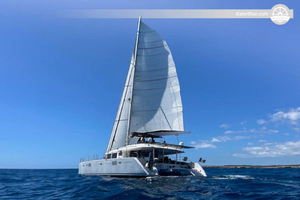17 m Lagoon 560 Katamaran, wöchentliche Charter mit Skipper, Antibes, Frankreich