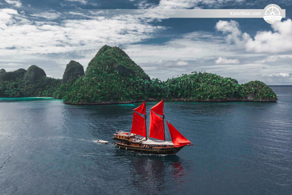 Langer Segelausflug rund um die Raja Ampat-Inseln – Sorong, Indonesien