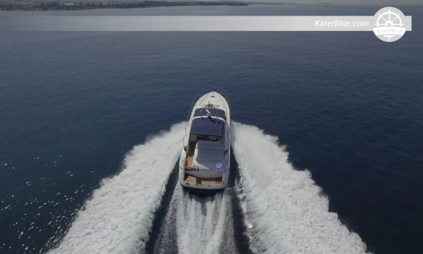 10 personer 2 kahytter Princess V50 motoryacht dagcharter Porto Cheli, Grækenland