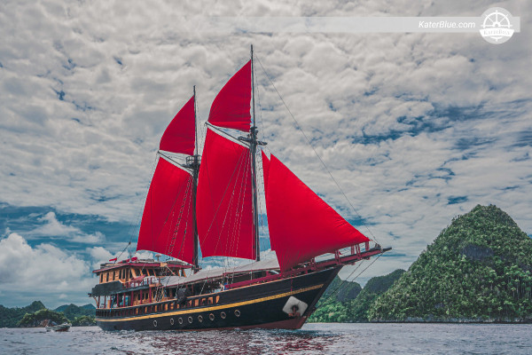 Langer Segelausflug rund um die Raja Ampat-Inseln – Sorong, Indonesien