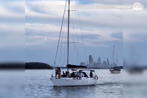 Privater Halbtages-Segelyachtcharter in Queensland, Australien