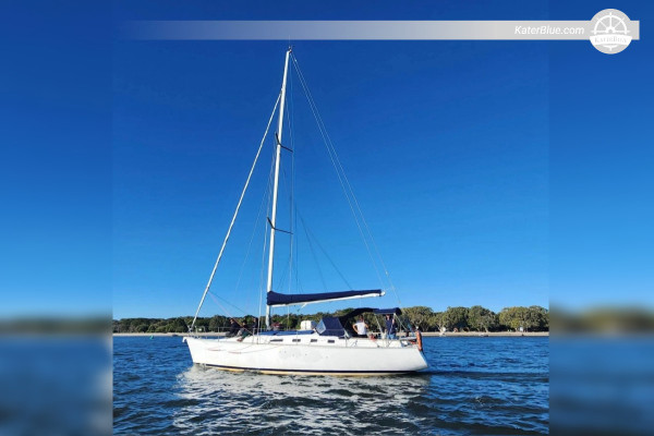 Ganztägiger Segelyachtcharter für 10 Personen in Queensland, Australien