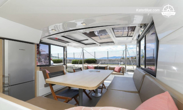 Tutustu Mopionin bareboat-lomaan Bequiassa, Saint-Vincent-ja-Grenadineilla