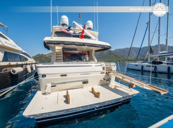 Vendita di yacht a motore di lusso Ferretti 80 con 4 cabine a Bodrum, Turchia.