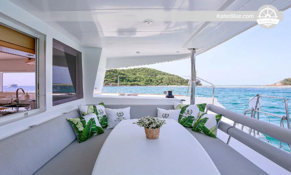 Daily Skippered Catamaran Charter to Koh Tao, Koh Nang Yuan & Mango Bay - Snorkeling, Sightseeing & Sunset Cruise