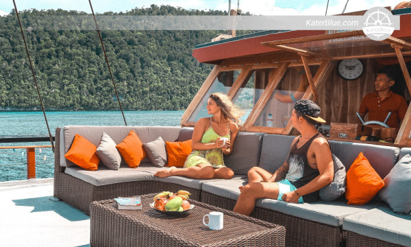 11 nachten, 12 dagen zeiltocht met schipper vanuit Kaimana