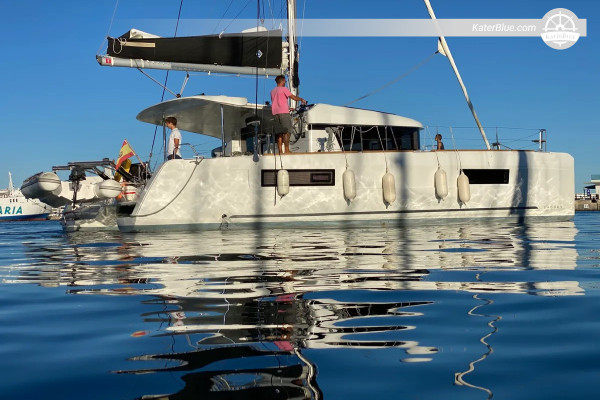 10-dagars Martinique, Dominica och Guadeloupe yachtcharter, Lagoon 40