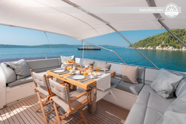 Het beste van Dalmatië, 7-daagse privéjachtcharter, Princess 72 Fly