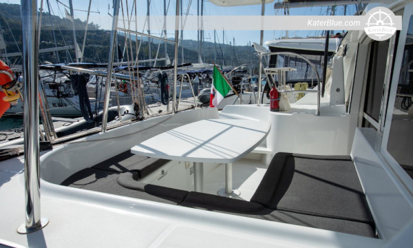 Satılık 2019 Lagoon 380 S2 12 Kişilik, 4 Kabinli Katamaran, Salerno, İtalya