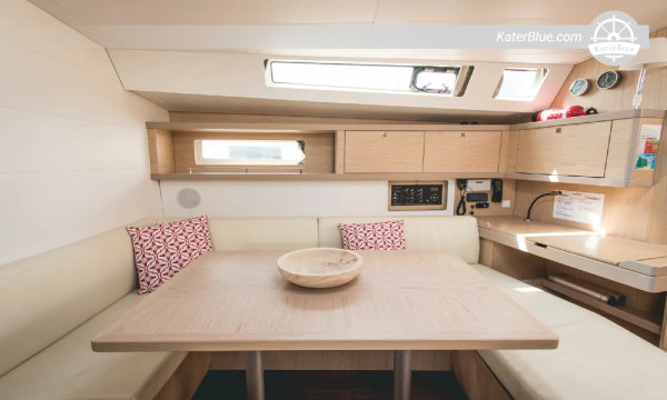 Satılık 2018 Beneteau Oceanis 45 10 Kişilik Yelkenli Yat, Salerno, İtalya